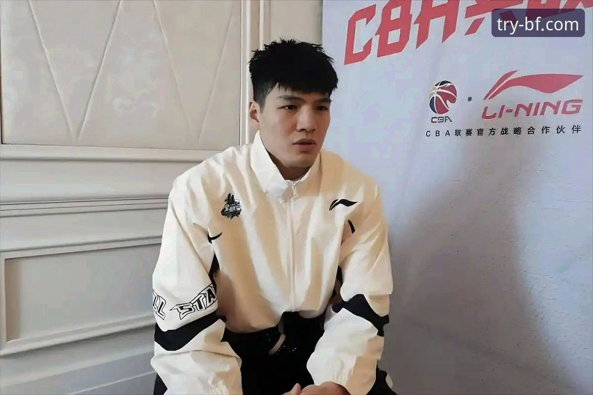CBA状元陈国豪回避条款升级，关键卡位战无法出场详解
