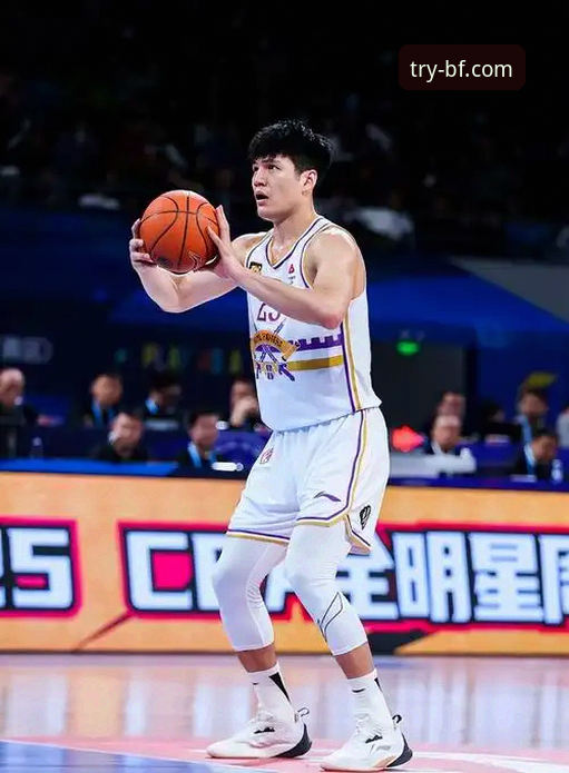 必发平台选择iOS版 揭秘陈国豪“回避条款”升级背后:两次对阵老东家,待遇天差地别